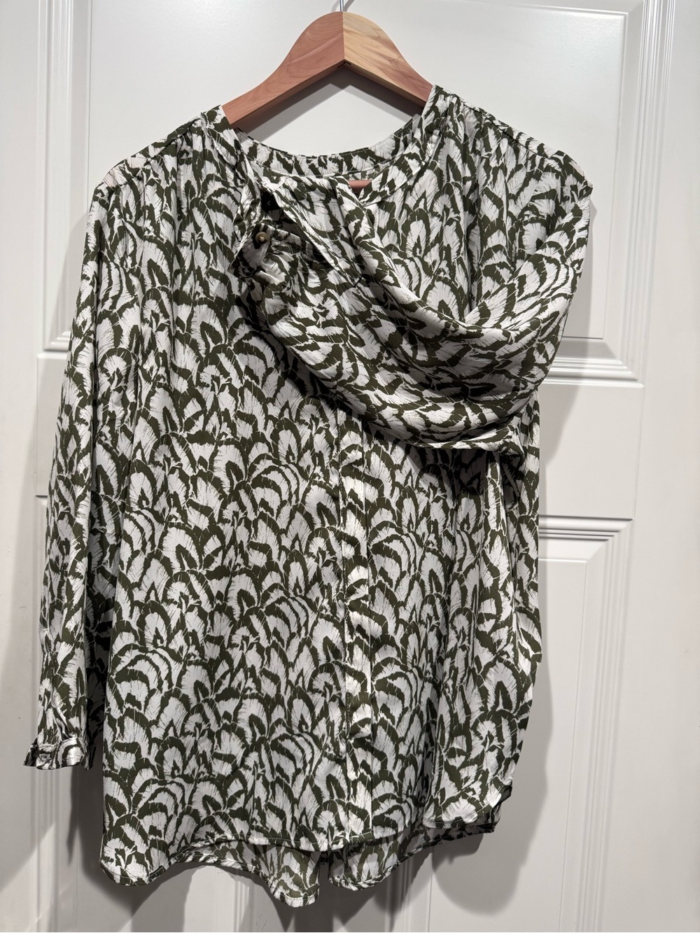 Jachs Girlfriend Olive and White Abstract Print Blouse